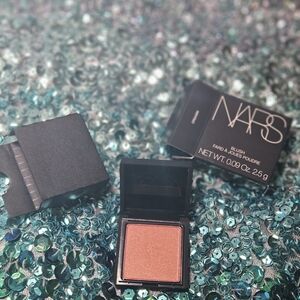 NARS Powder Blush in Black Compact